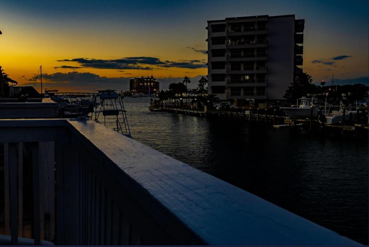 Canal Place 6 Harbor Views With Access To Boat Slip * Destin
