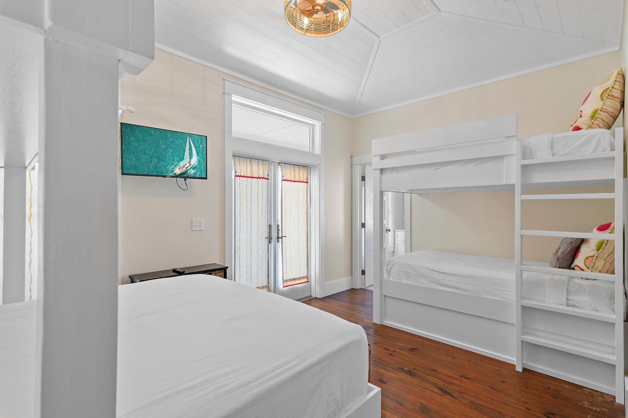 Island Blue At Pointe Holiday home *