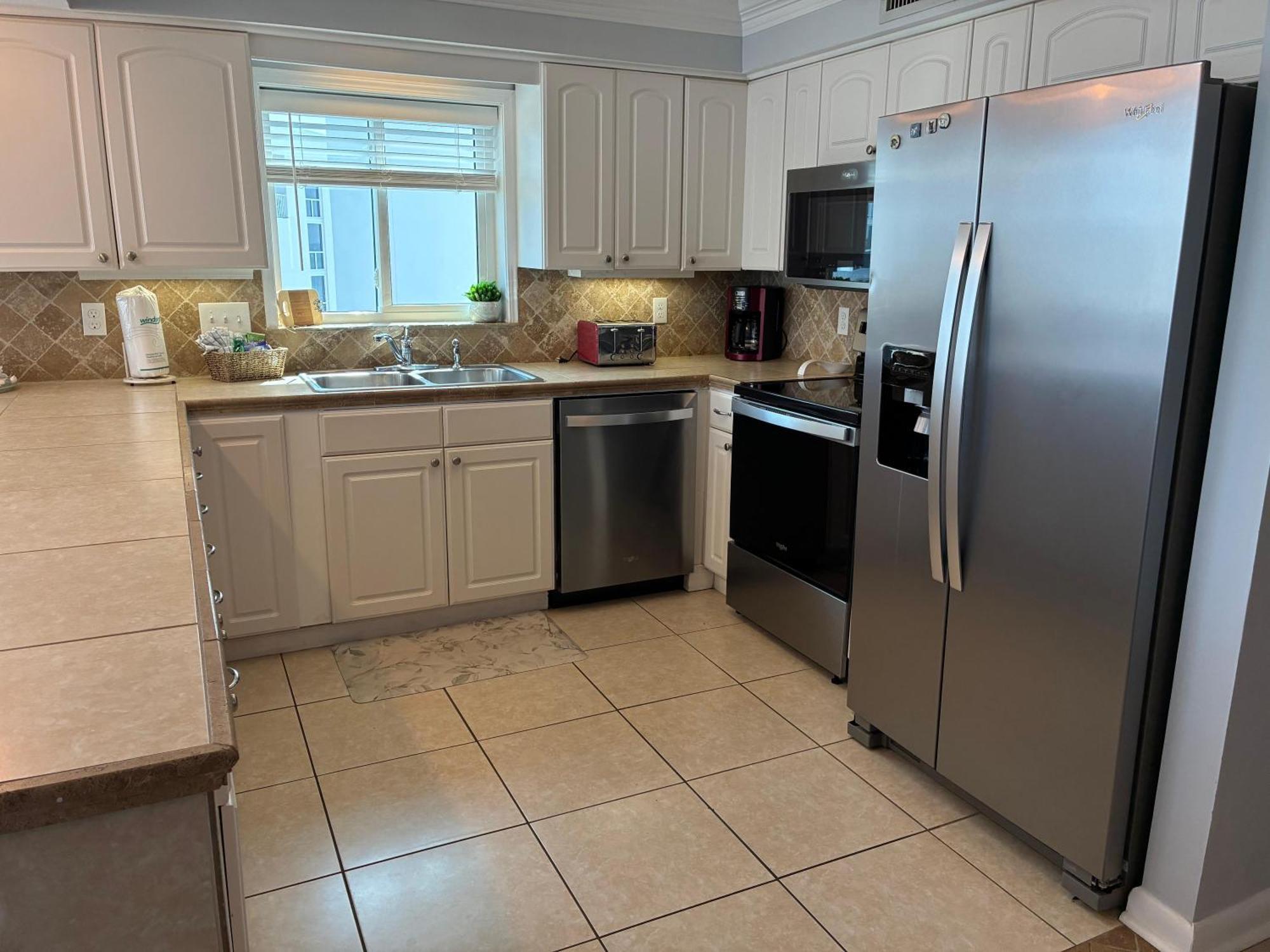 2111 - Shoreline Towers Unit Upgraded Condo- Free Setup! * Destin