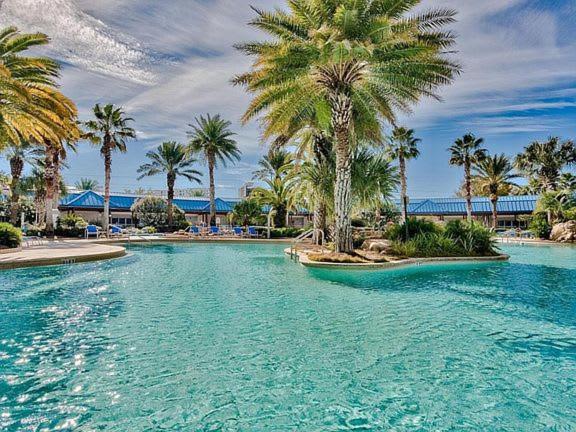 Palms 2 Bedroom King Poolside Shuttle Destin