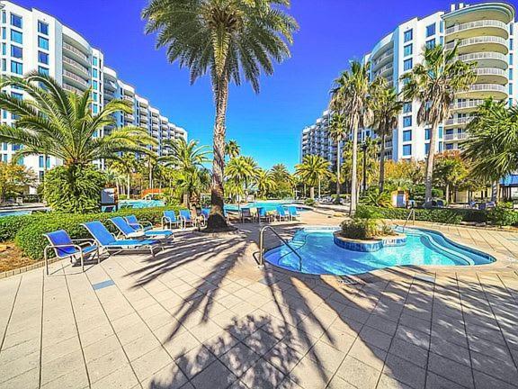 Holiday home Palms 2 Bedroom King Poolside Shuttle Destin