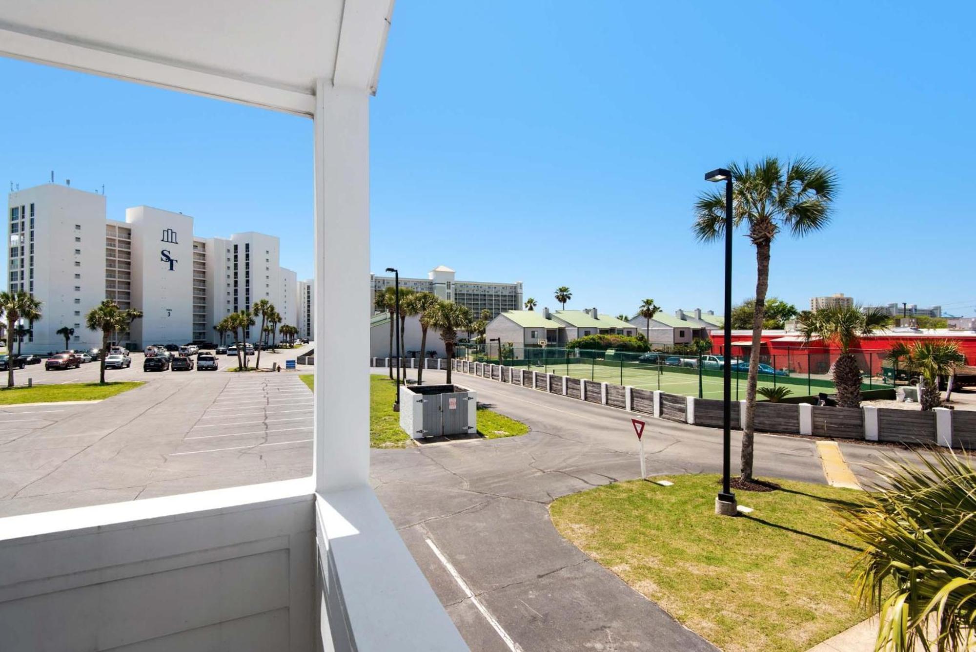 Shoreline Towers Townhouse 4-4 Holiday home *