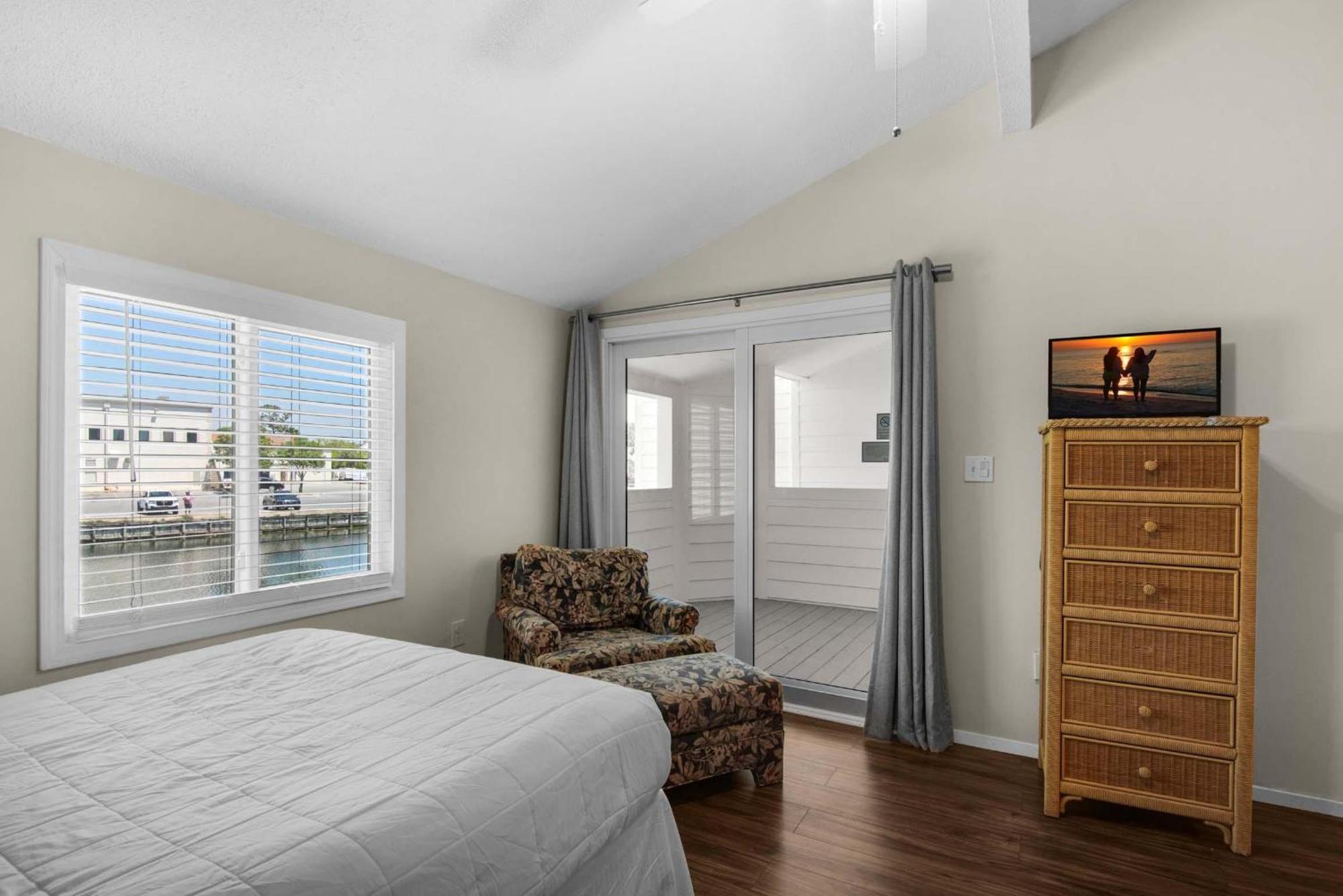 Shoreline Towers Townhouse 4-4 Destin