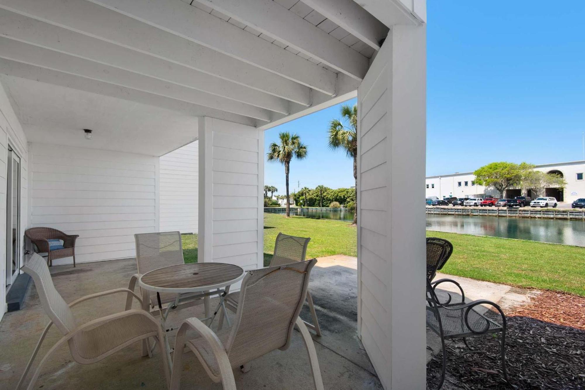 Shoreline Towers Townhouse 4-4 Holiday home Destin