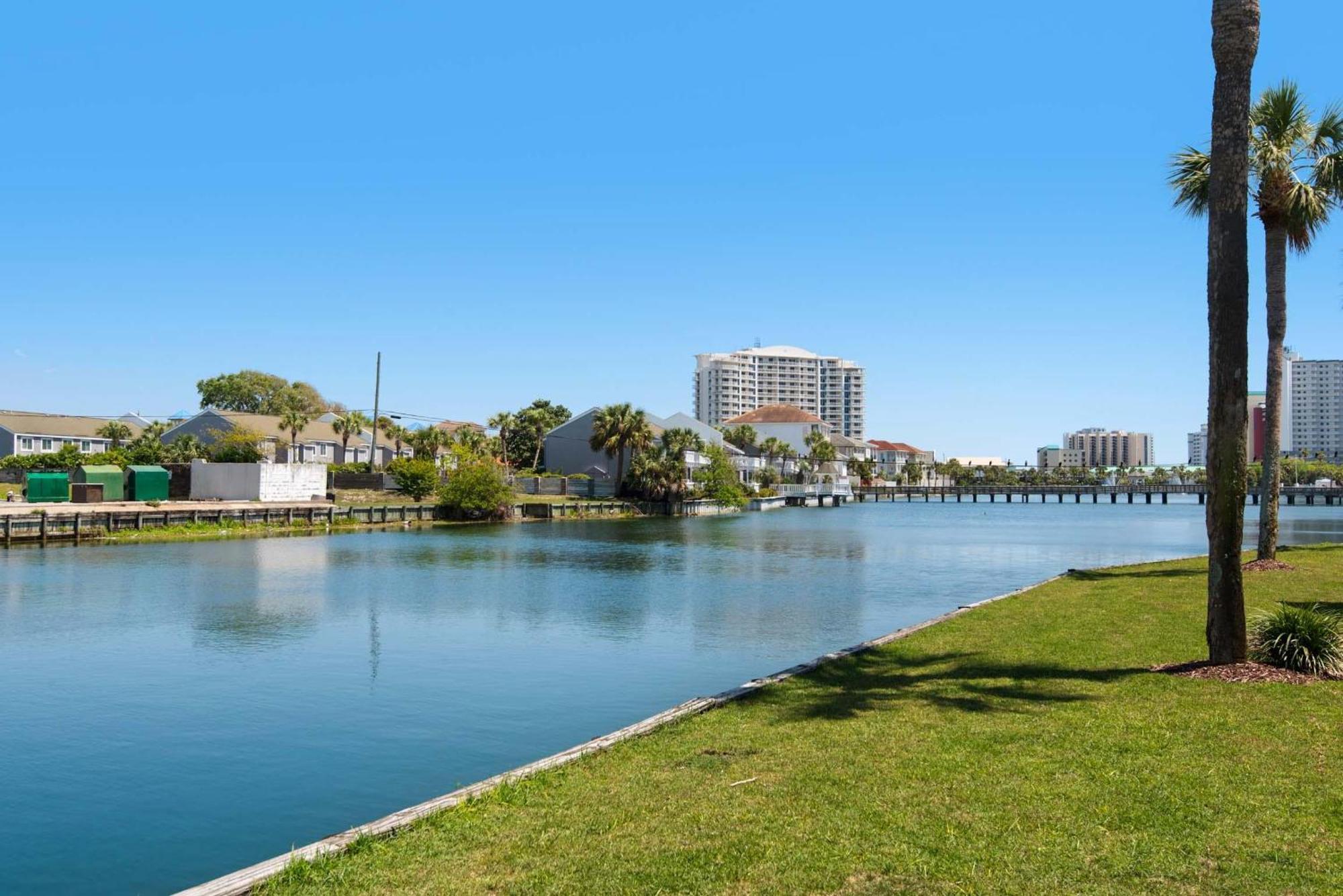 Shoreline Towers Townhouse 4-4 Destin