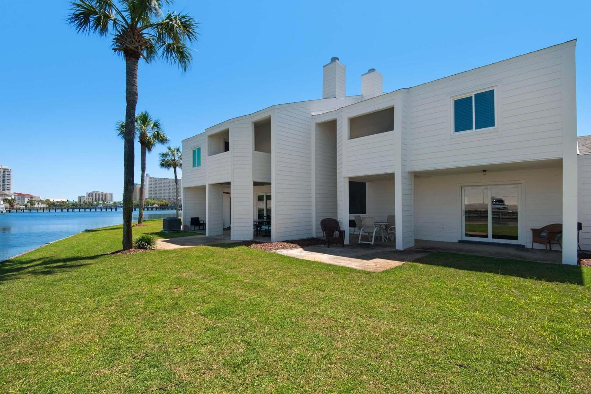 Shoreline Towers Townhouse 4-4