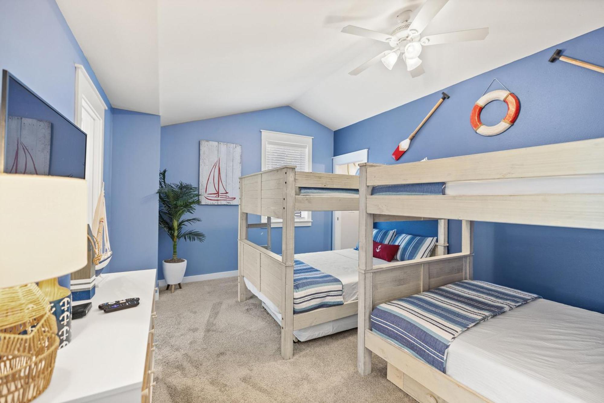 1352 Laurel Grove