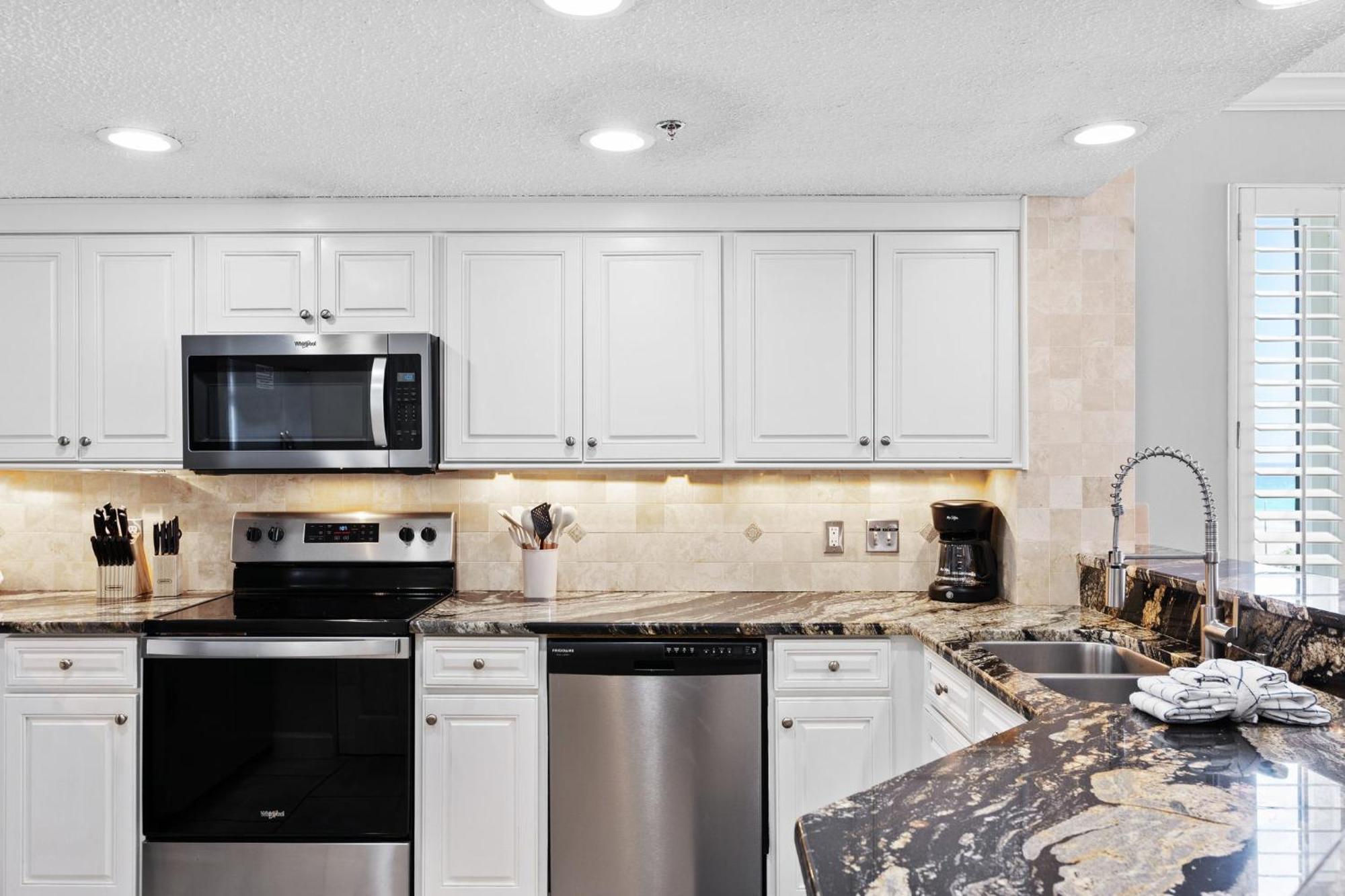 Jade East Towers 0410 By Newman-dailey * Destin