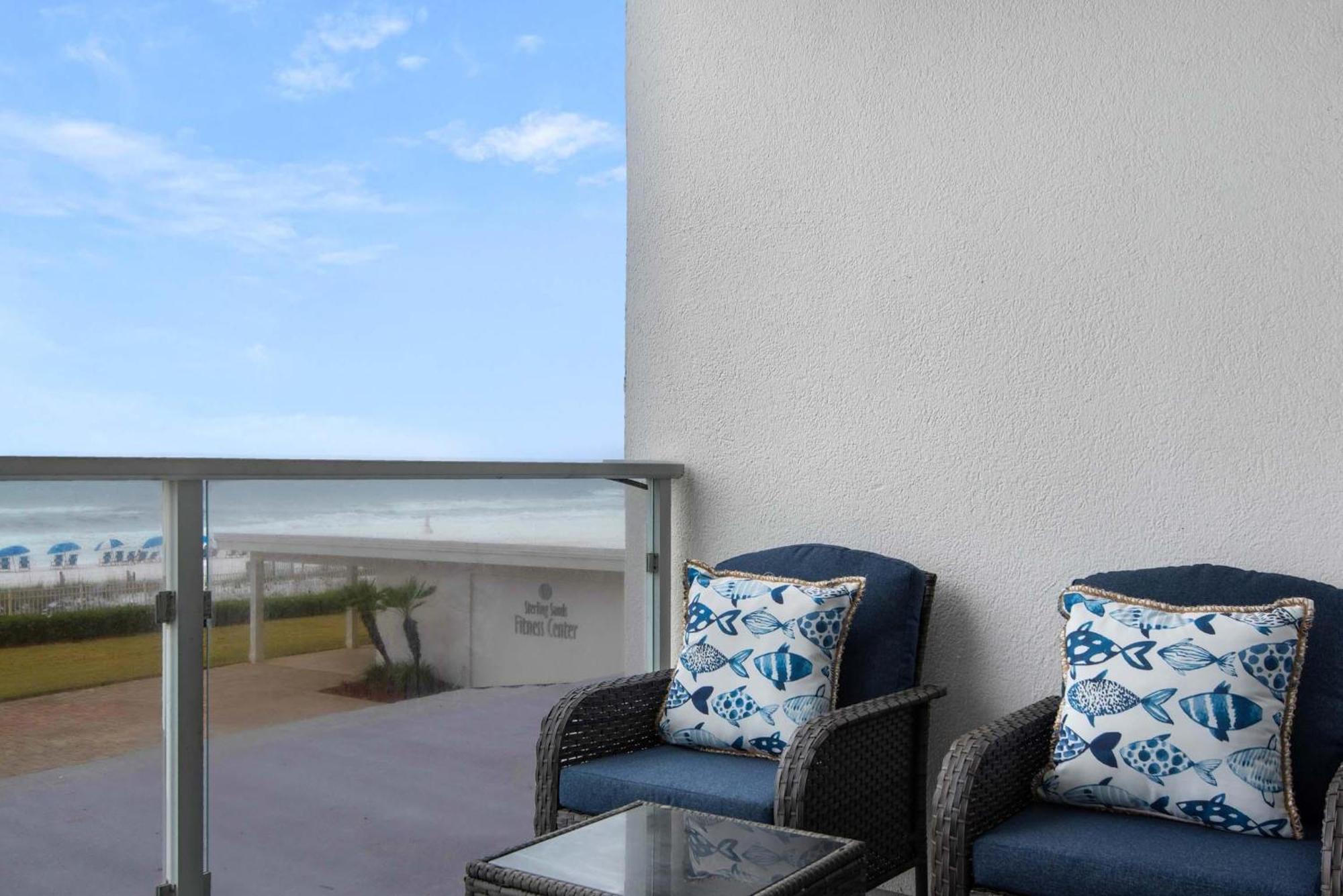 Sterling Sands 111 Apartment