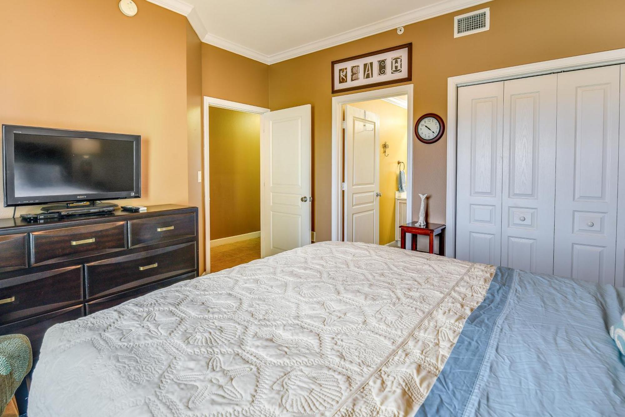 Cozy Miramar With Pools And Access!
