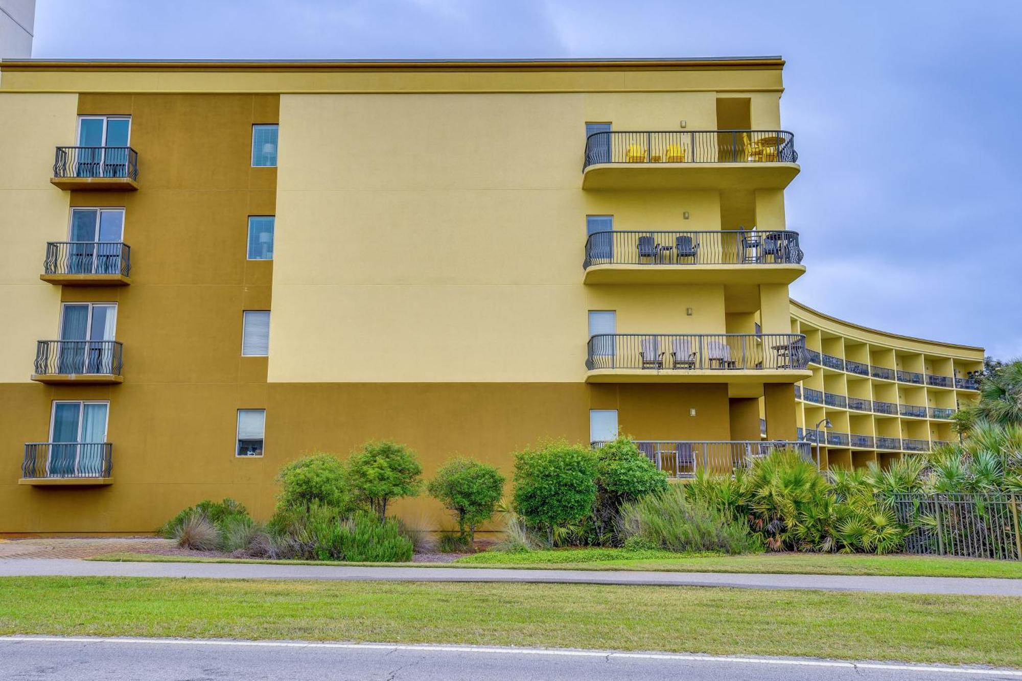 Cozy Miramar With Pools And Access! Apartment *
