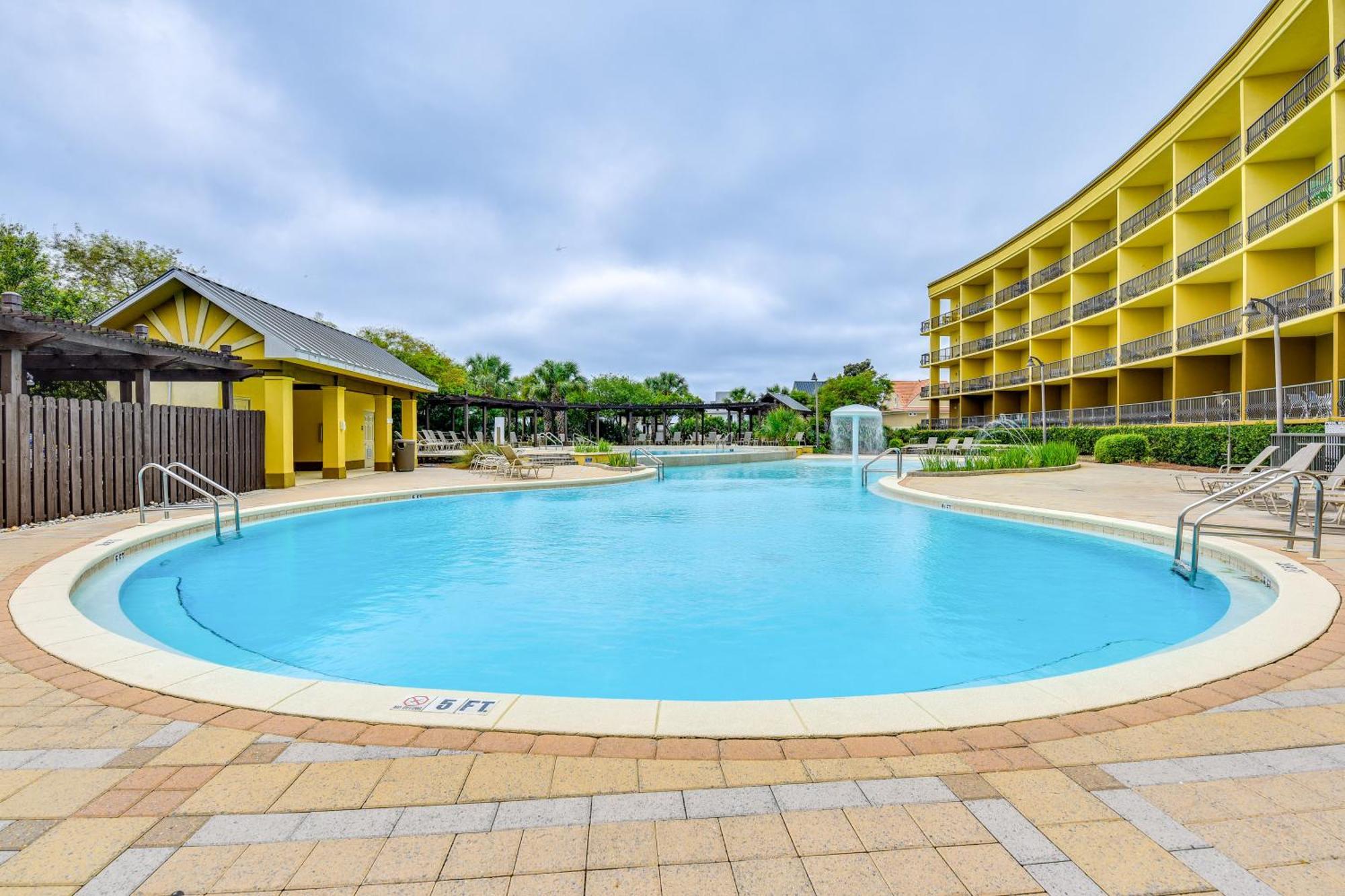 Cozy Miramar With Pools And Access! *