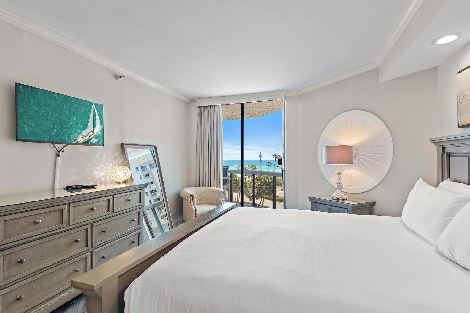 Surfside #208- Emerald Dreams *