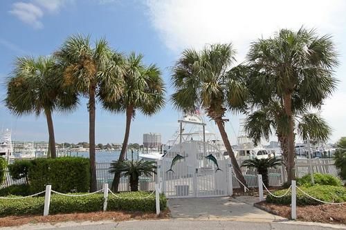 East Pass Towers By Holiday Isle Hotel 3*
