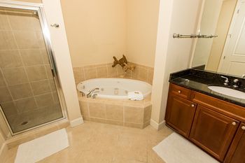 Harbor Landing By Isle 4*