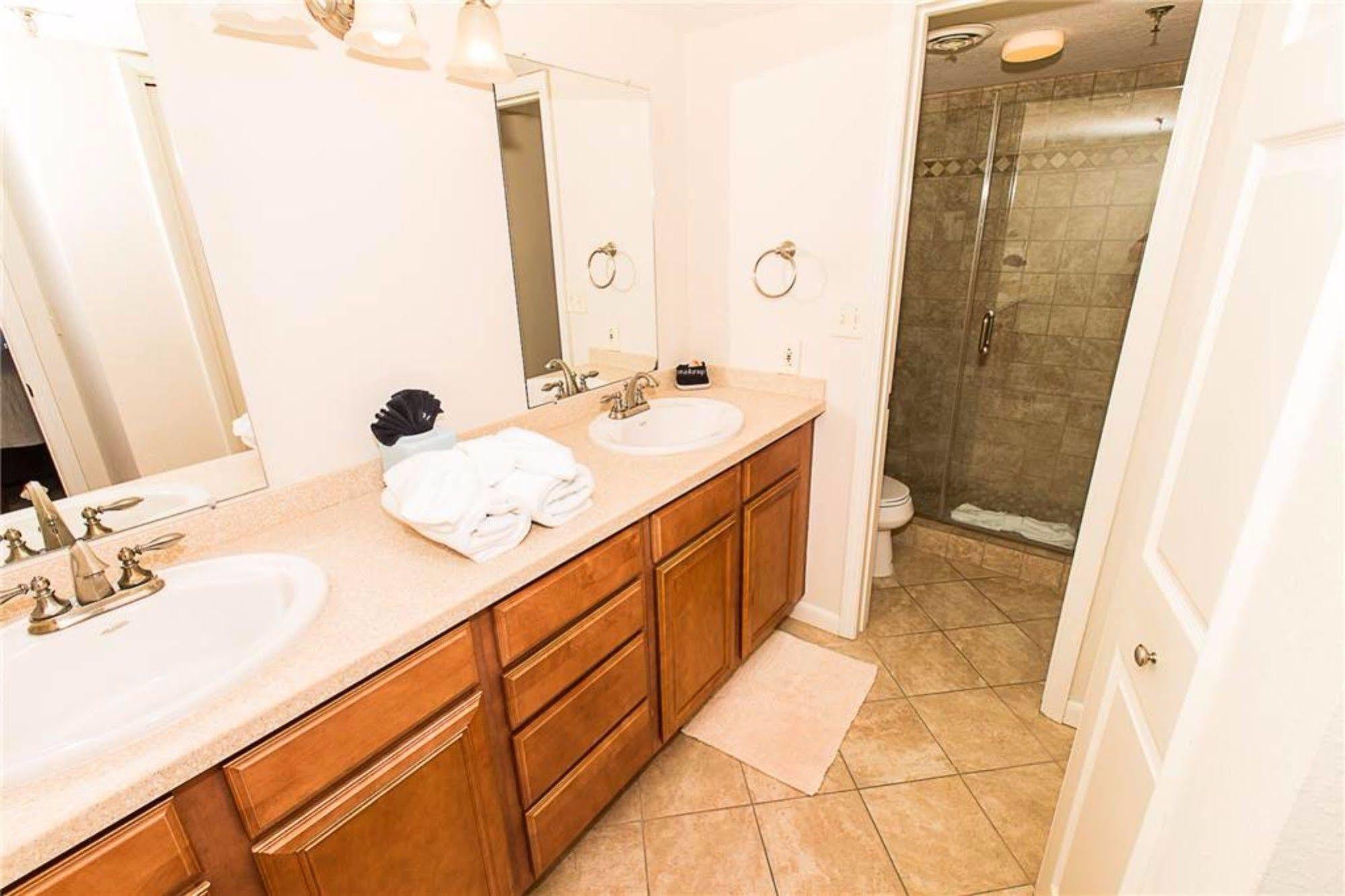 Waterview Towers Yacht Club By Hi Hotel