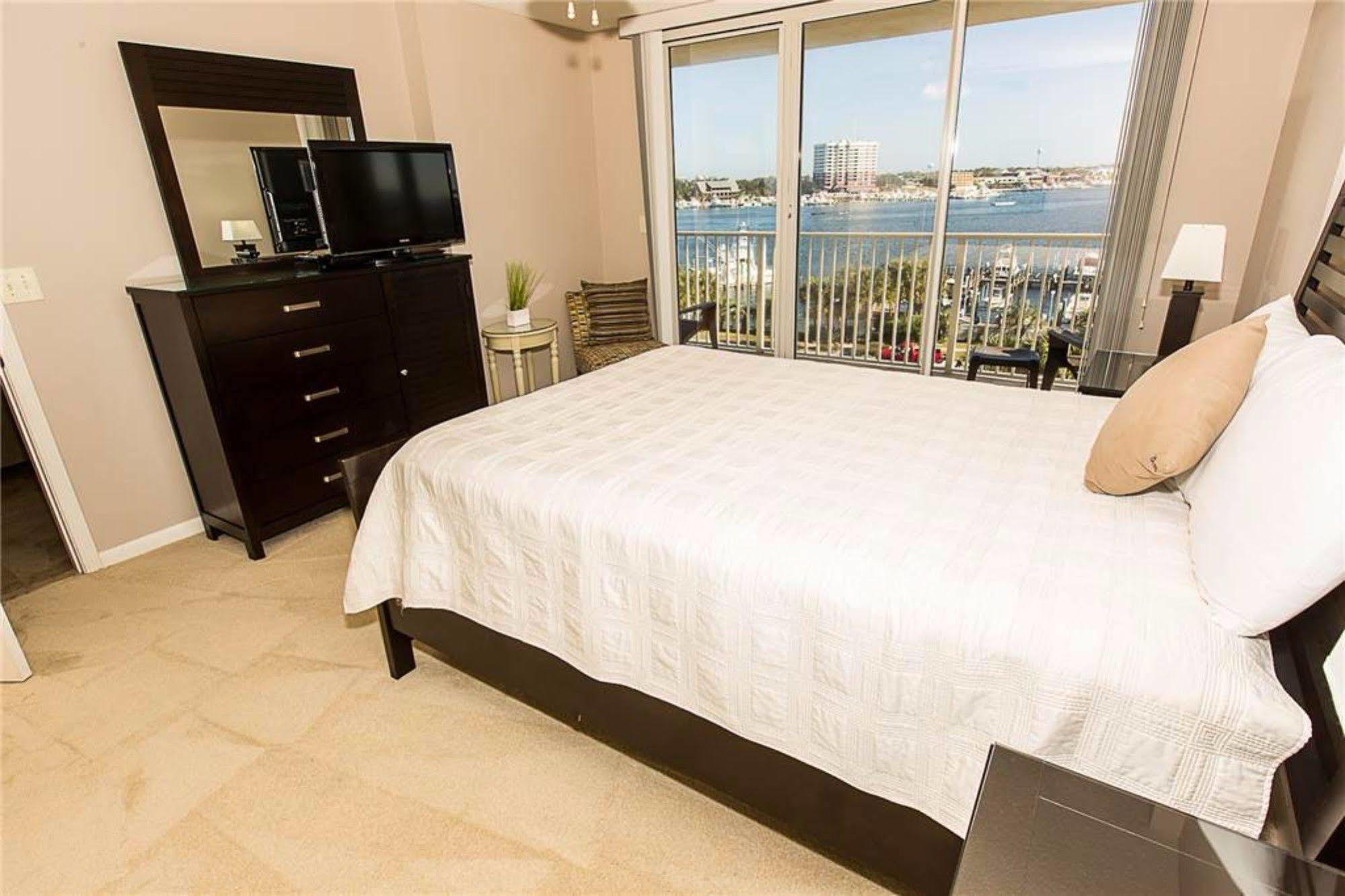 Waterview Towers Yacht Club By Hi Hotel 3*