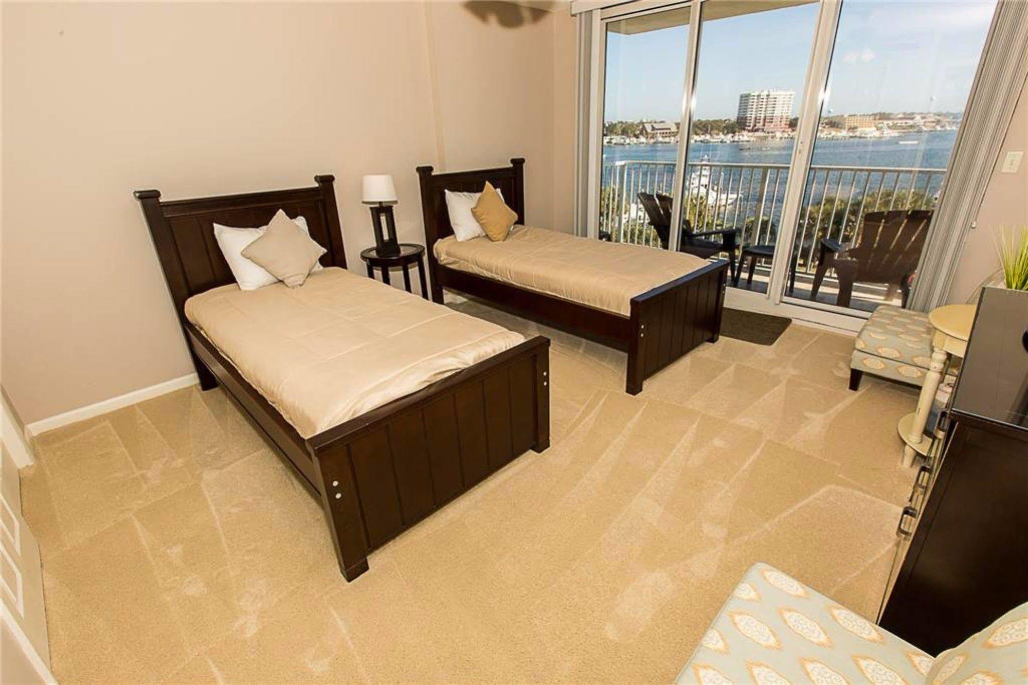 Hotel Waterview Towers Yacht Club By Hi