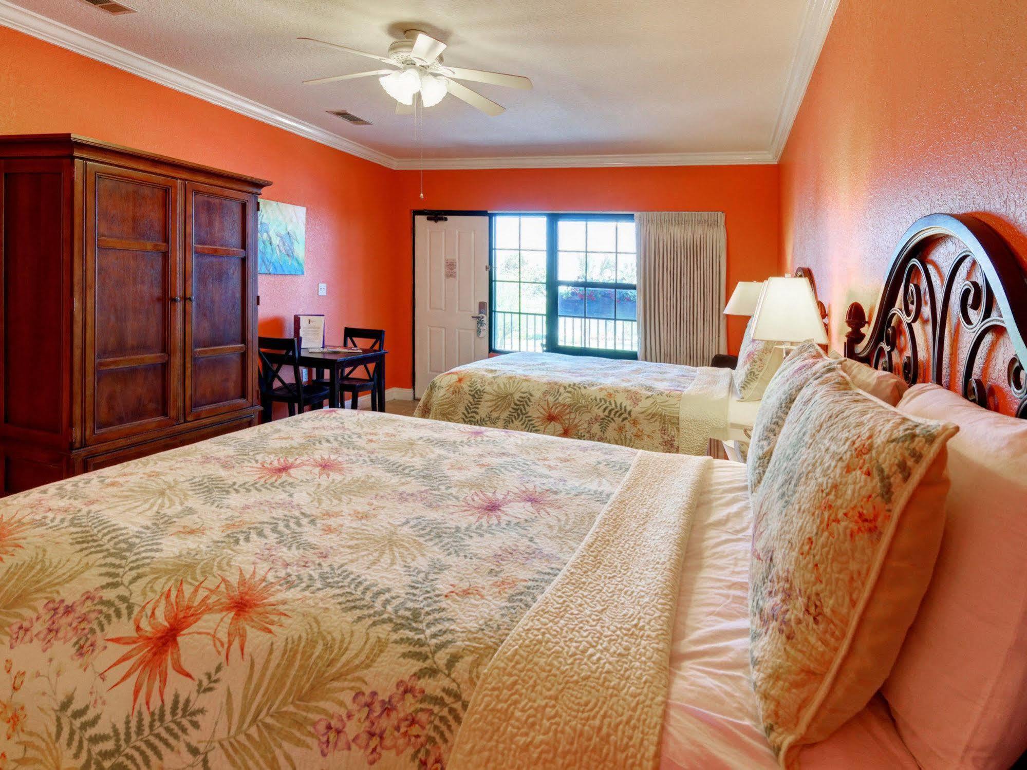 Beachside Hotel 3*