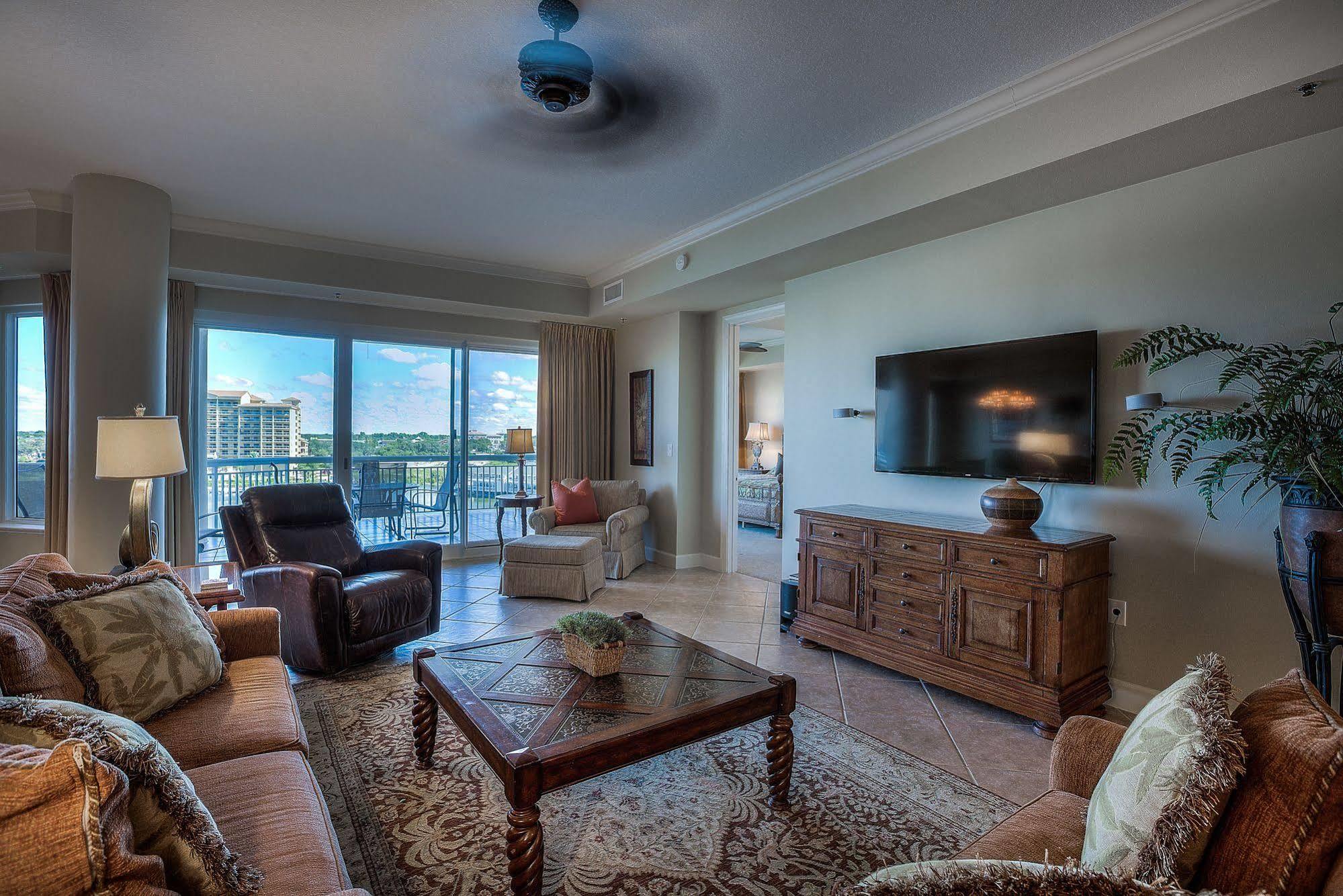 Harbor Landing By Isle 4*