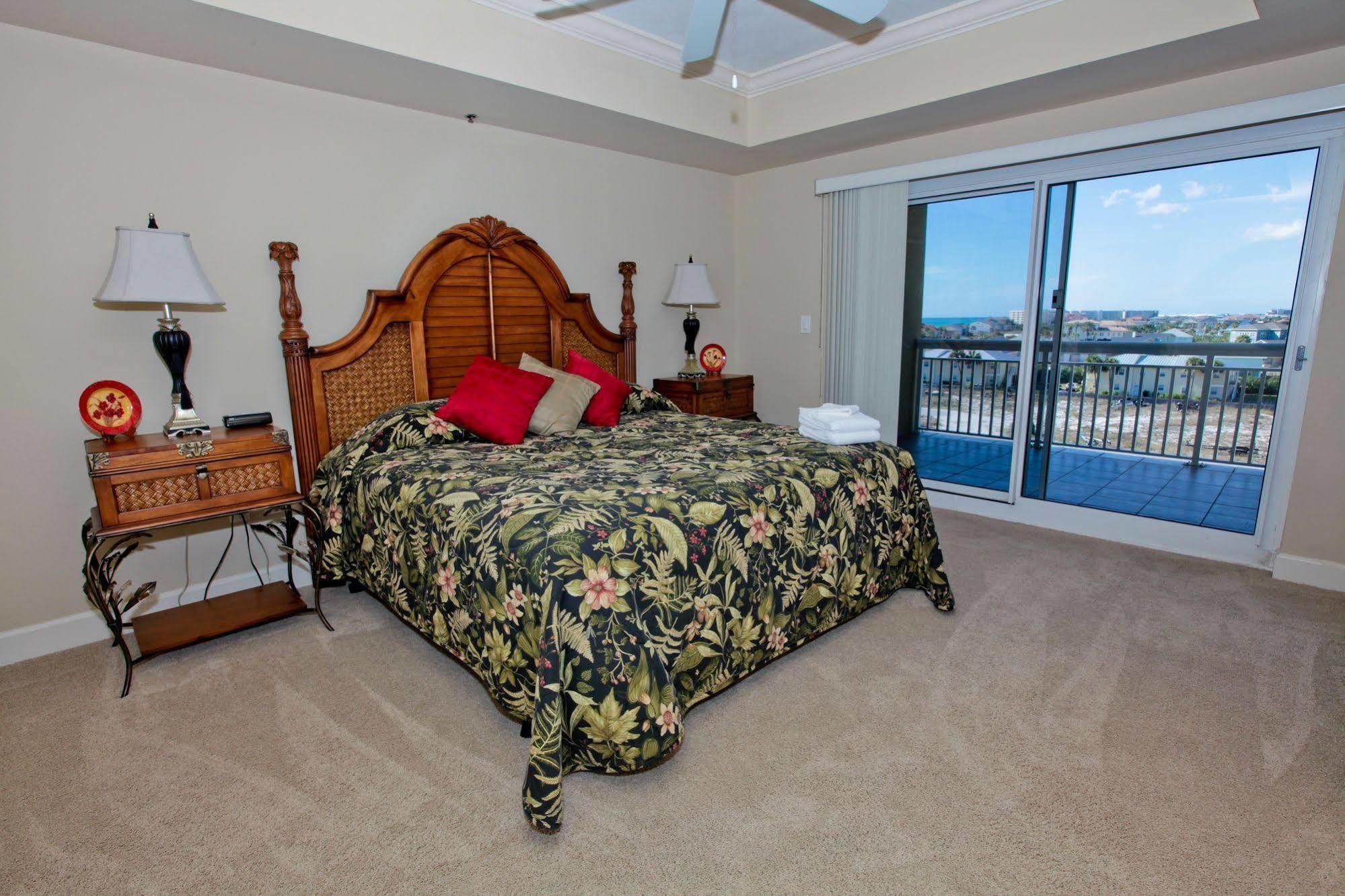Harbor Landing By Isle 4*