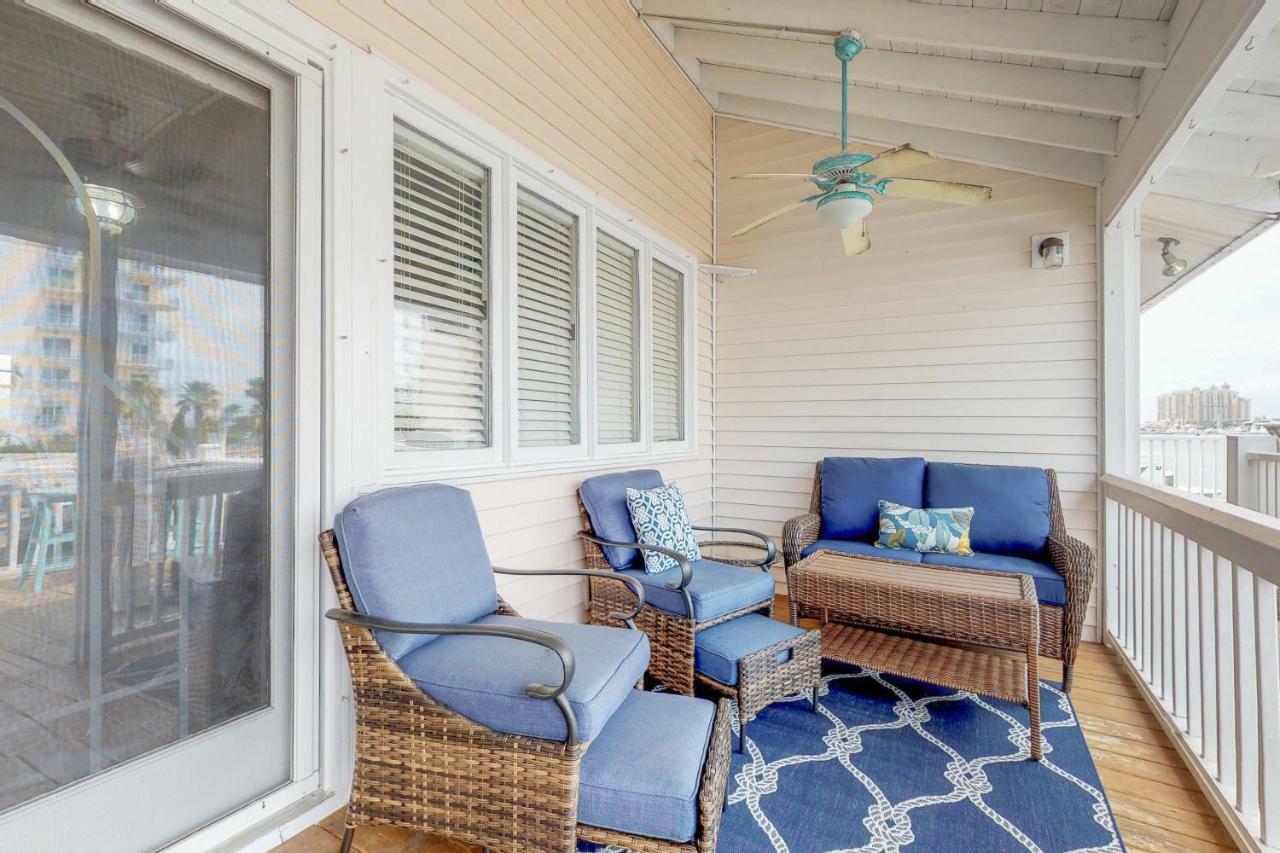 3 Bed 4 Bath In *