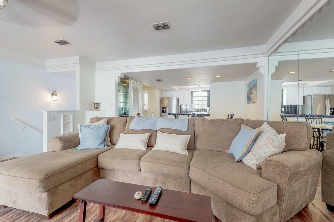 3 Bed 4 Bath In Holiday home *