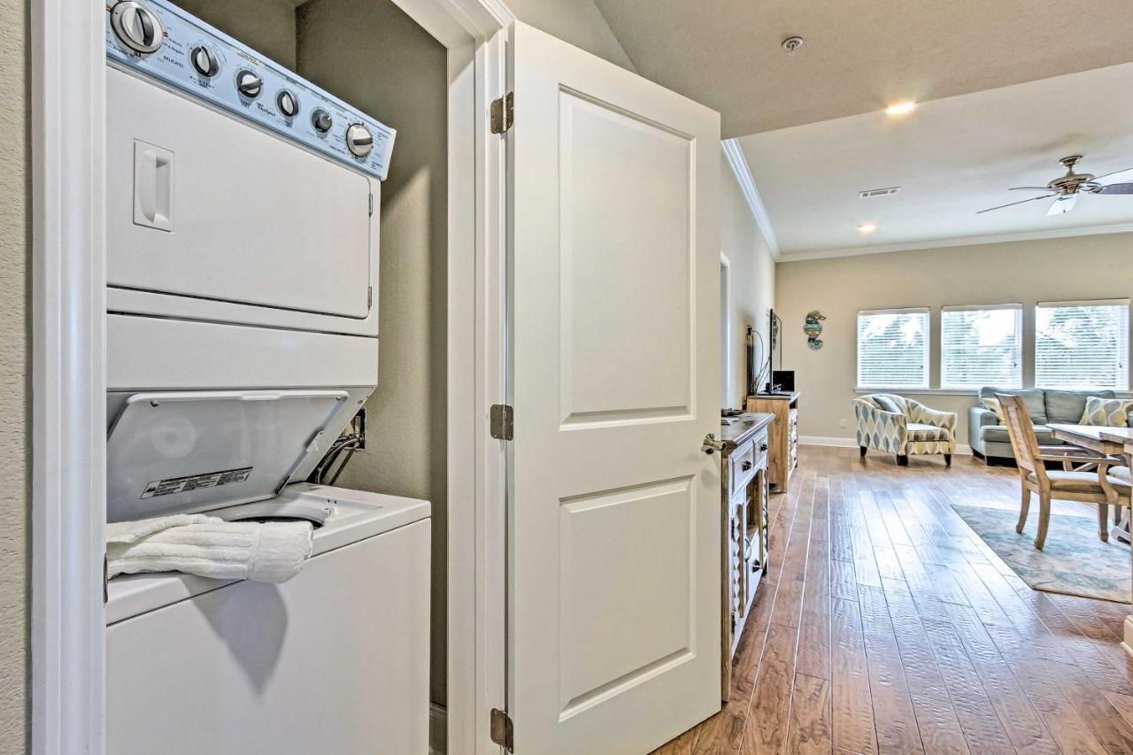 Luxurious Alerio Condo - Steps To Private Beach! *
