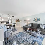 Holiday Surf And Racquet Unit 316