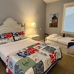 1380 Laurel Grove Home