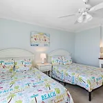 1065 Shoreline Towers Charming Beachfront Condo-Free Beach Setup