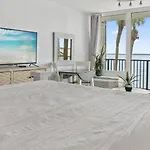 Bayside Inn 6282