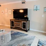 1094-Shoreline Towers - Spring Price Drop - Free Beach Setup