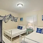 Miramar Beach Retreat - Beachfront And Poolside