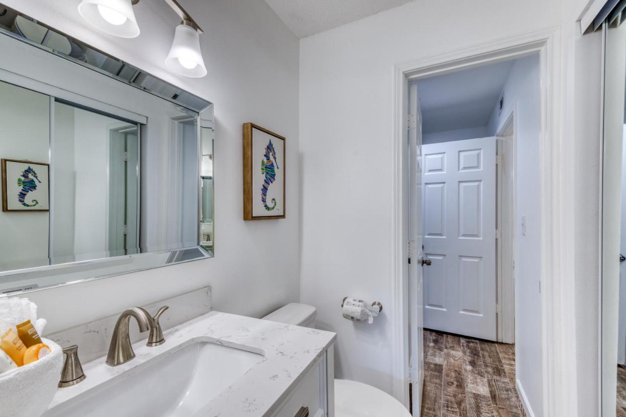 Crystal Sands Apartment