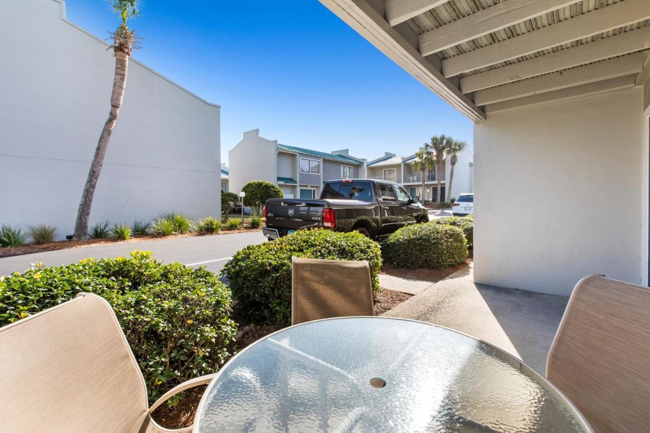 Peach Seashell Apartment