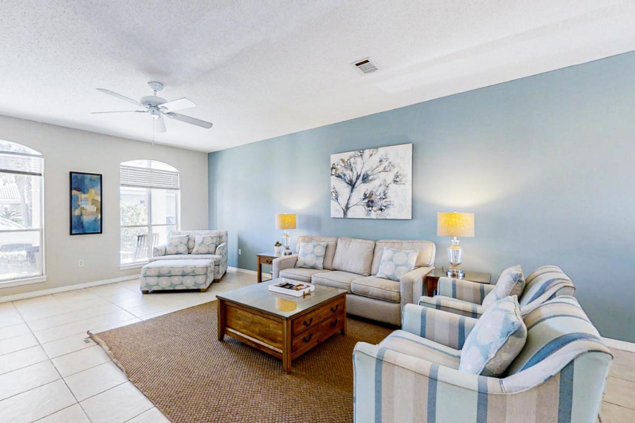 Emerald Shores Holiday home *