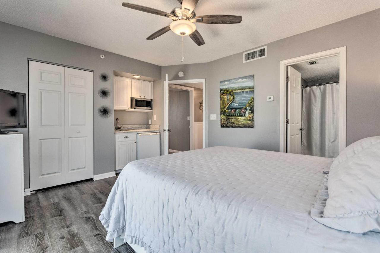 With Views, Heated Pool, And Access Apartment Destin