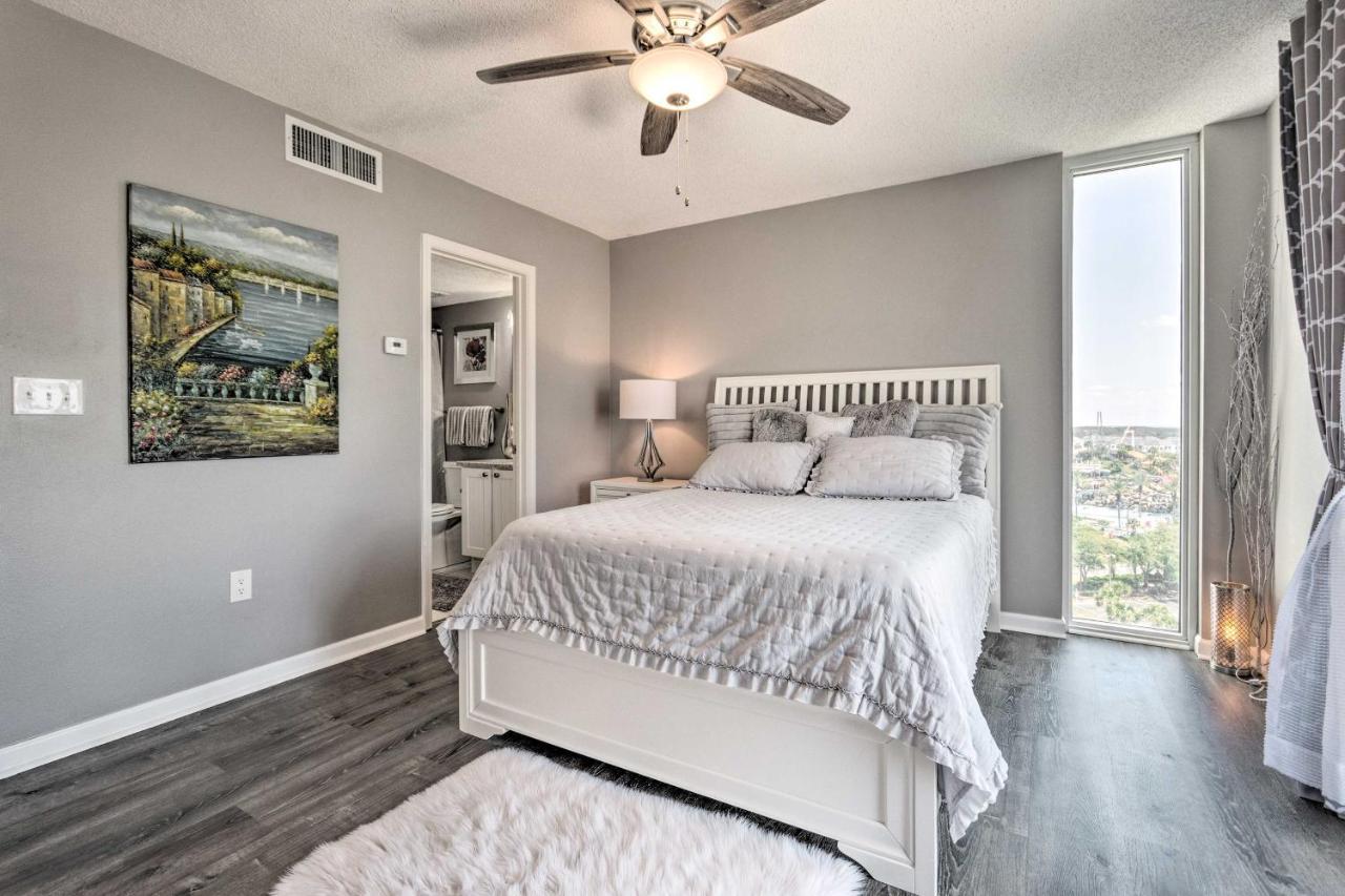 With Views, Heated Pool, And Access Destin