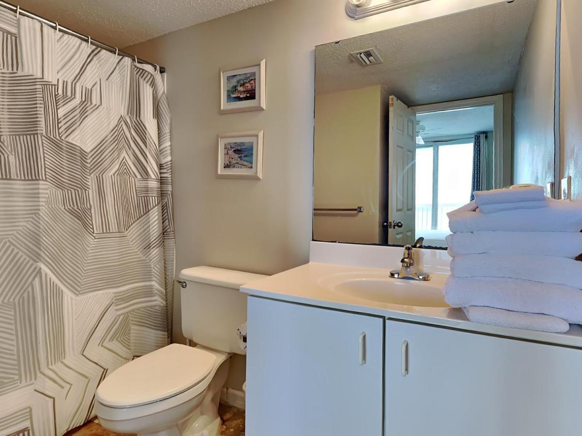 Apartment In With Outdoor Swimming Pool And 2 Bedrooms *