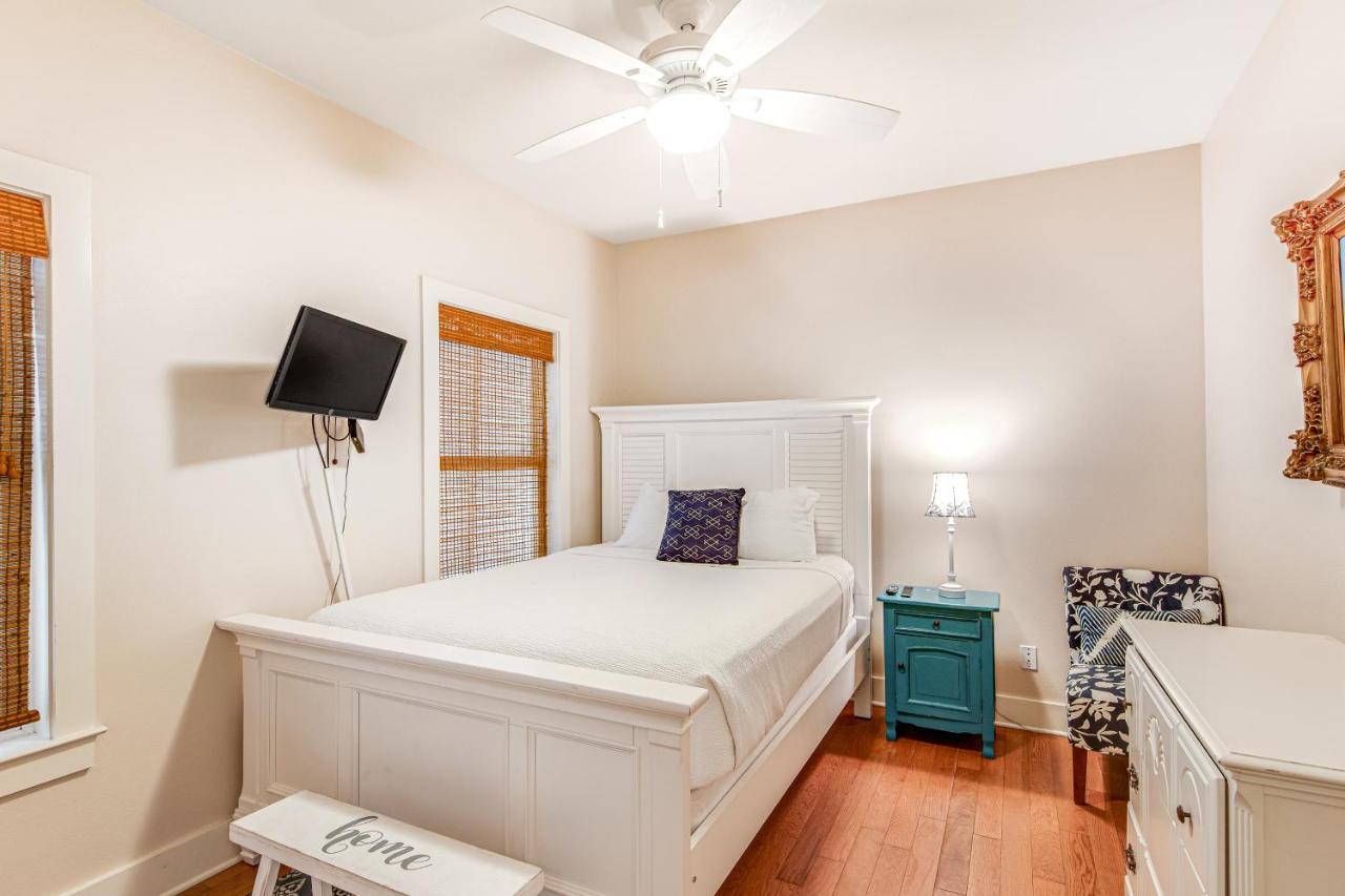 Crystal Subdivision: Key Lime Pie * Destin