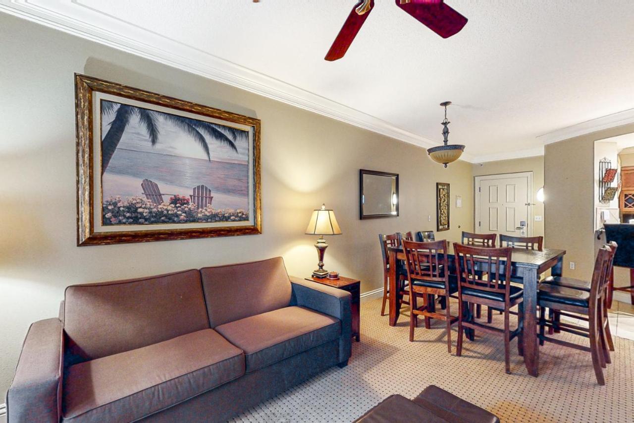Emerald Grande W621 Apartment