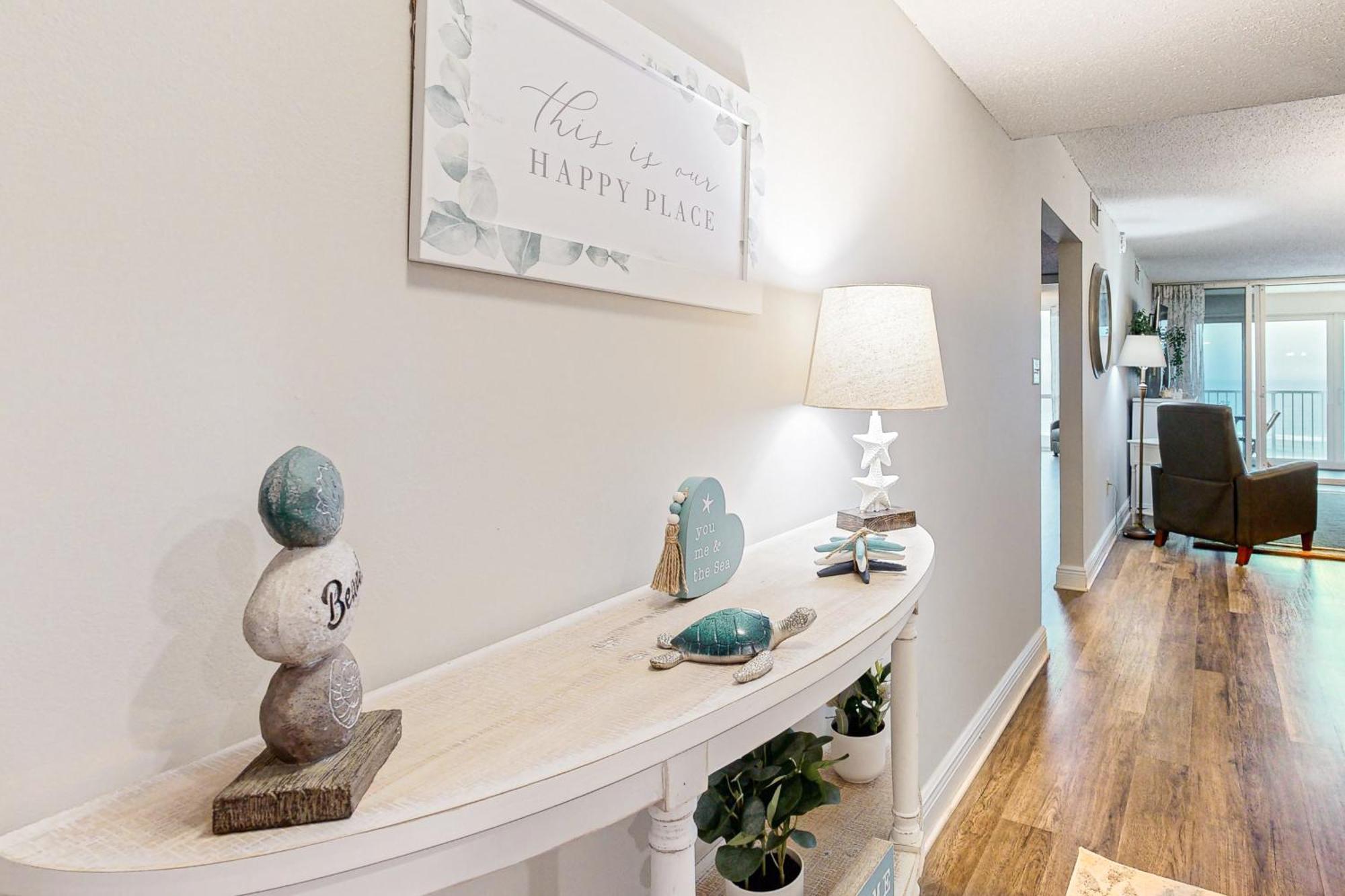Shoreline Towers 3094 Apartment