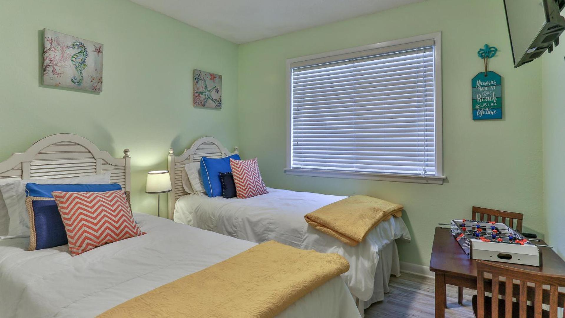 Southbay 37 Three Bedroom Townhome In The Heart Of *