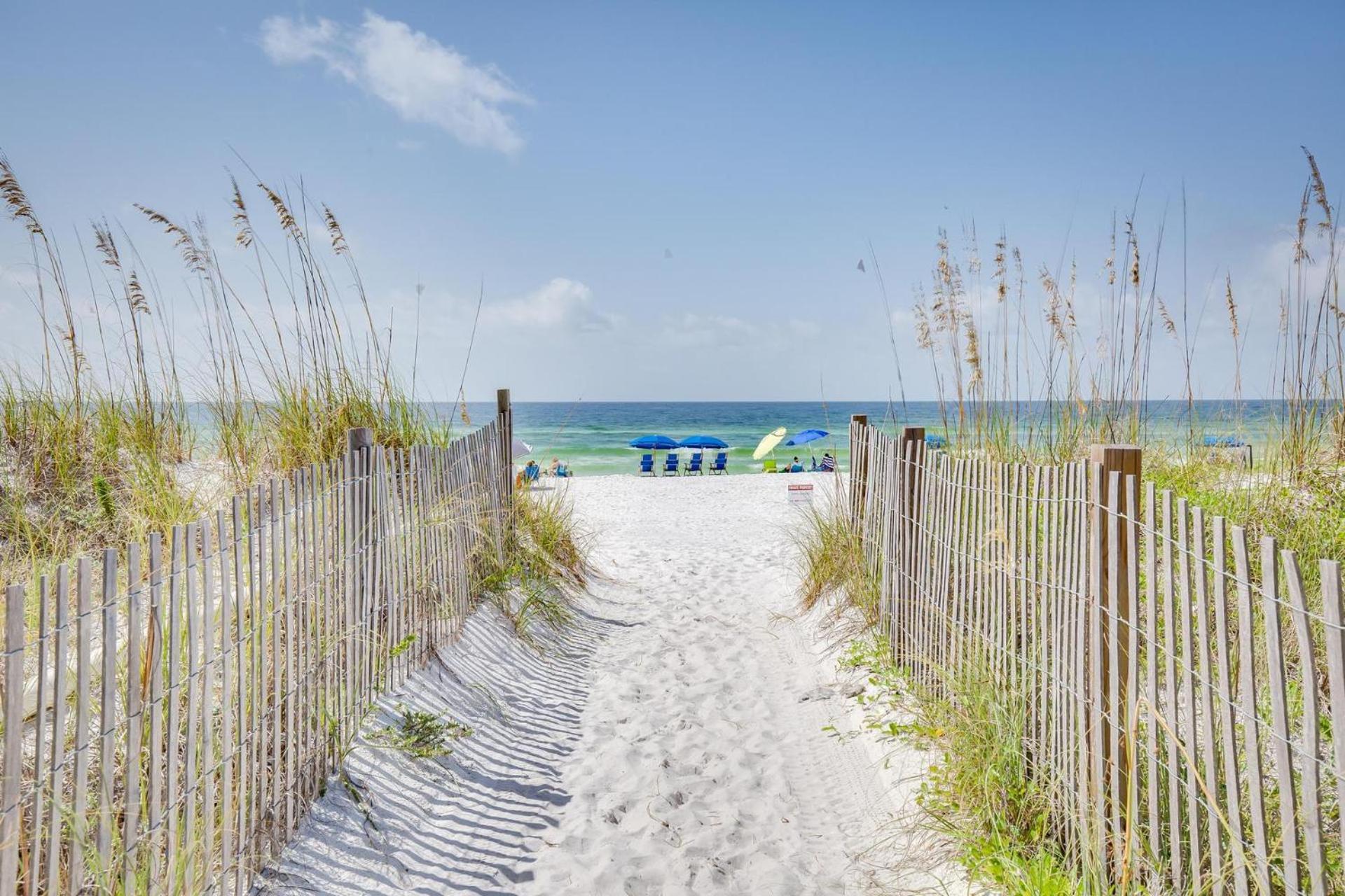 Holiday home Doctor's Orders 2 Short Walk To Private Deeded Sleeps 14