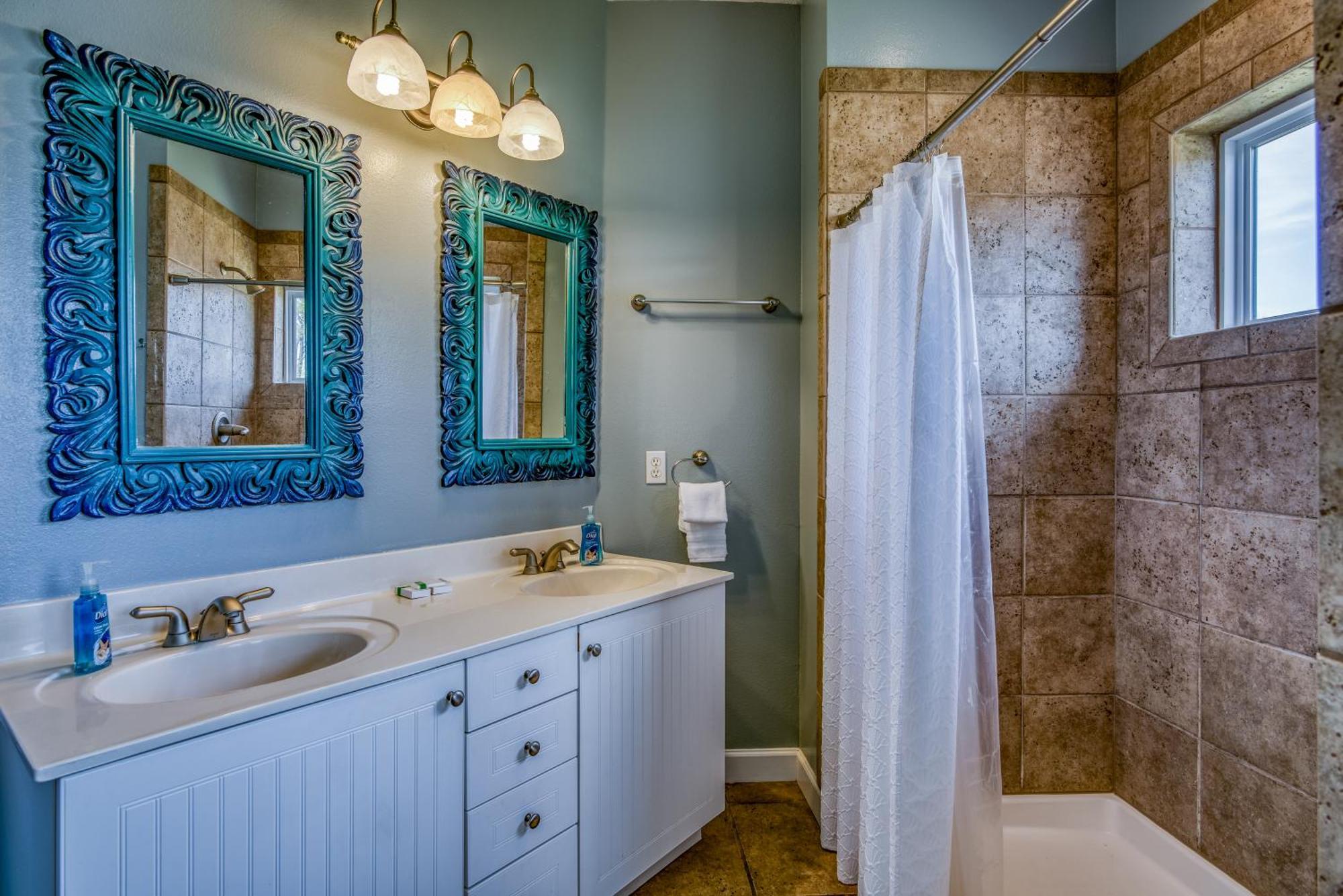 Doctor's Orders 2 Short Walk To Private Deeded Sleeps 14 Holiday home *