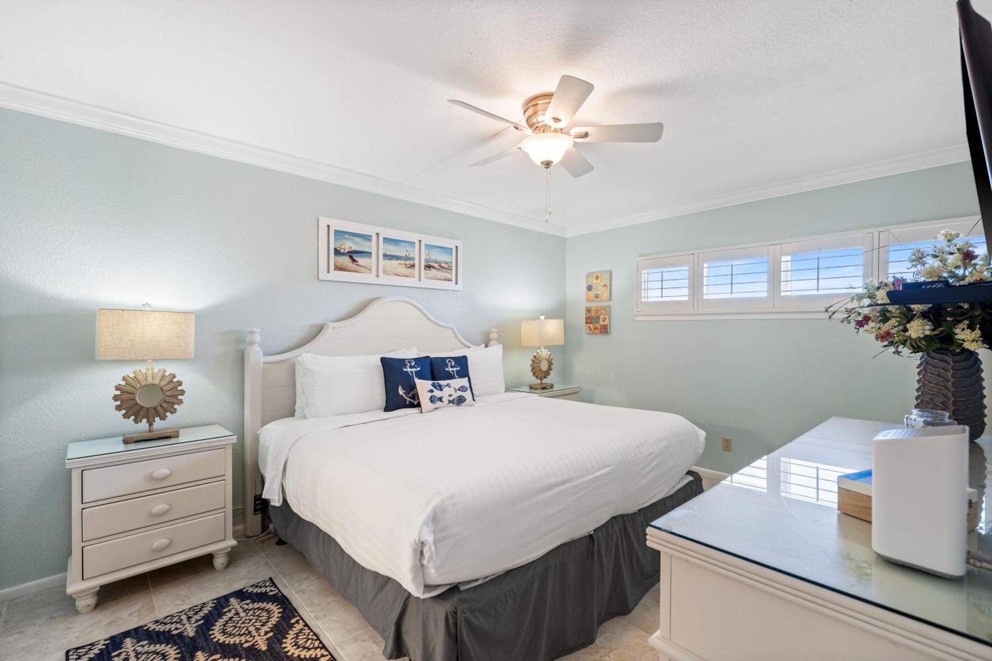 Surf And Racquet Unit 316