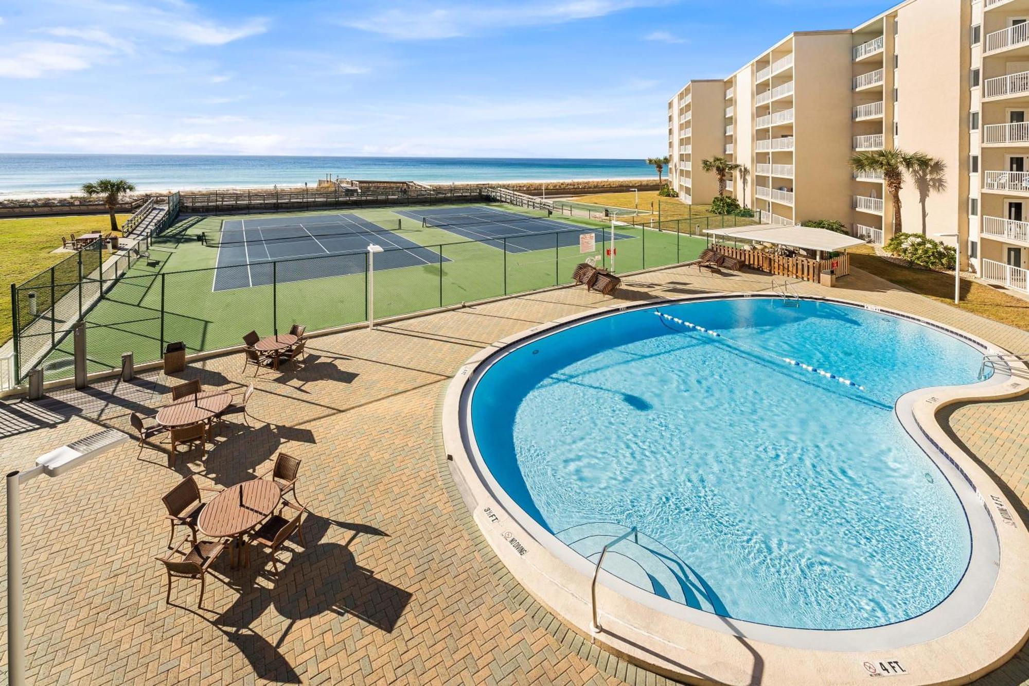 Surf And Racquet Unit 316 *