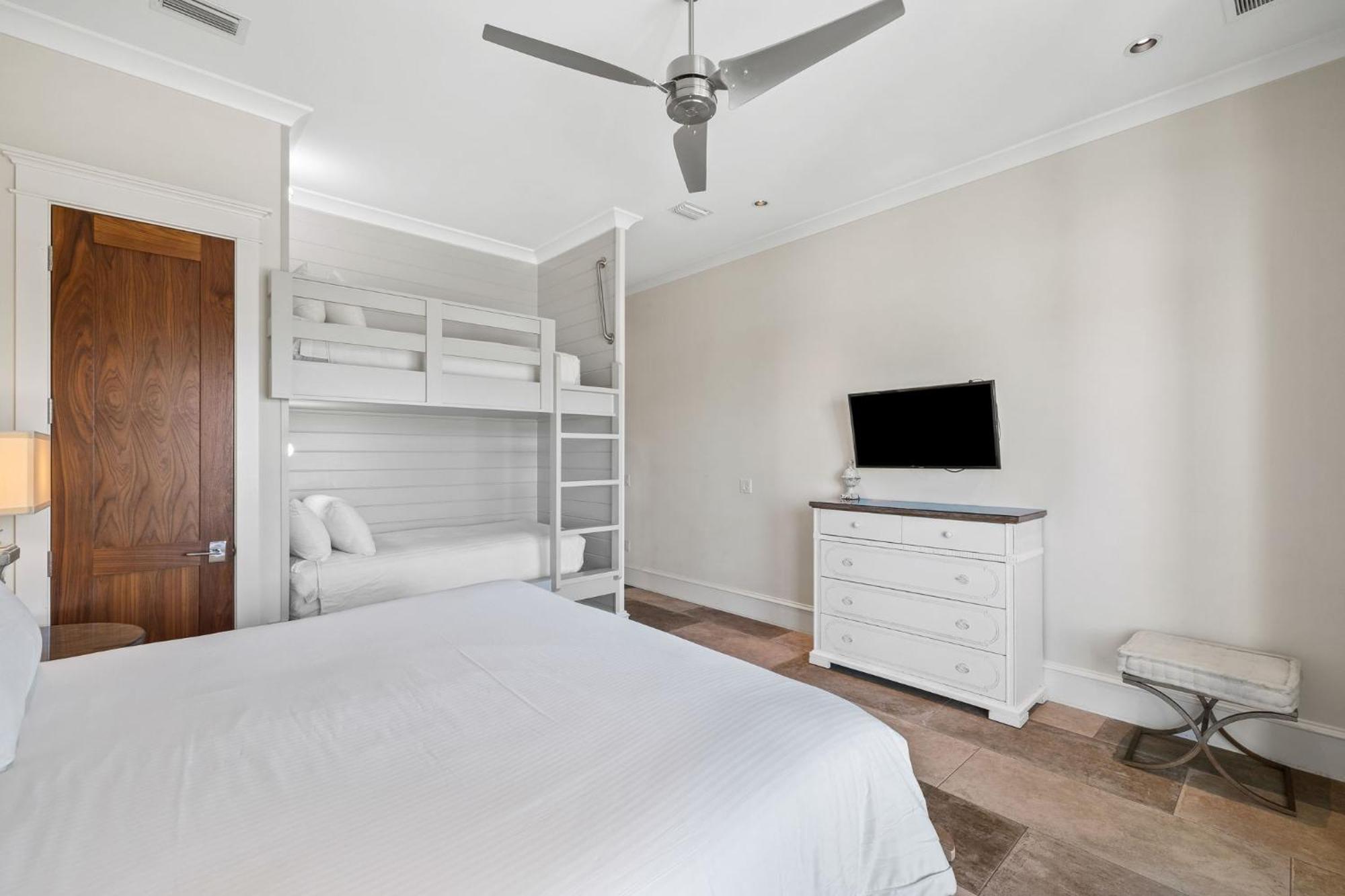 Crystal Del Mar, New! Private Pool, Gulf Views, Holiday home Destin