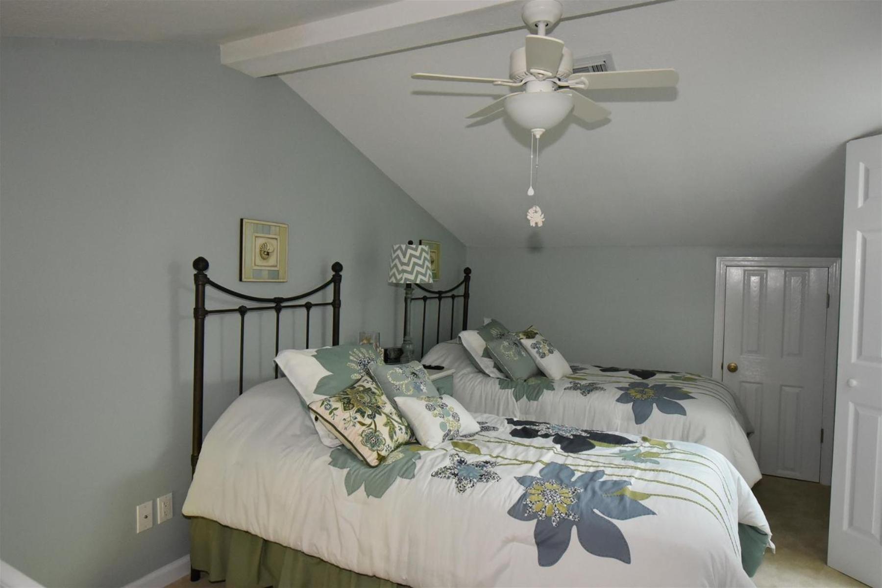 Emerald Escape * Destin